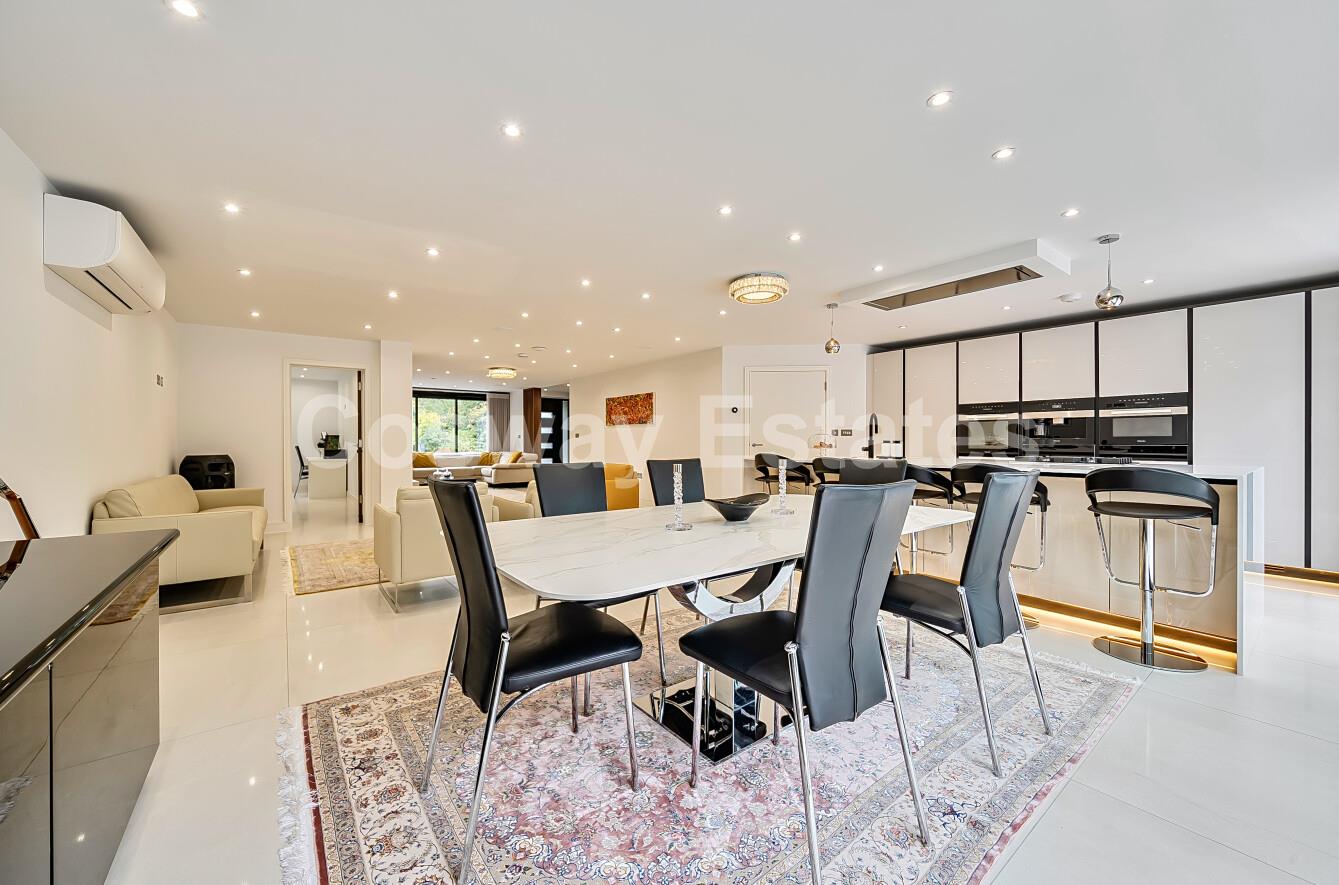 Reddings Close, Mill Hill, NW7, London